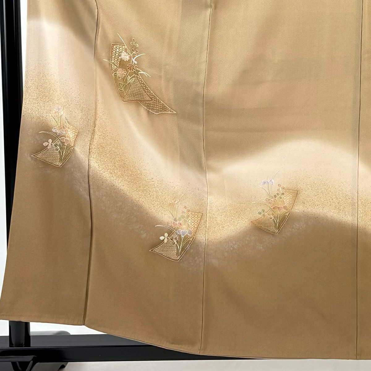 付下 身長159.5cm 袖長66cm M 雙層 短冊 草花紋紋 刺繡 金彩裝飾 淺茶 純蠶絲 秀品級 一つ紋