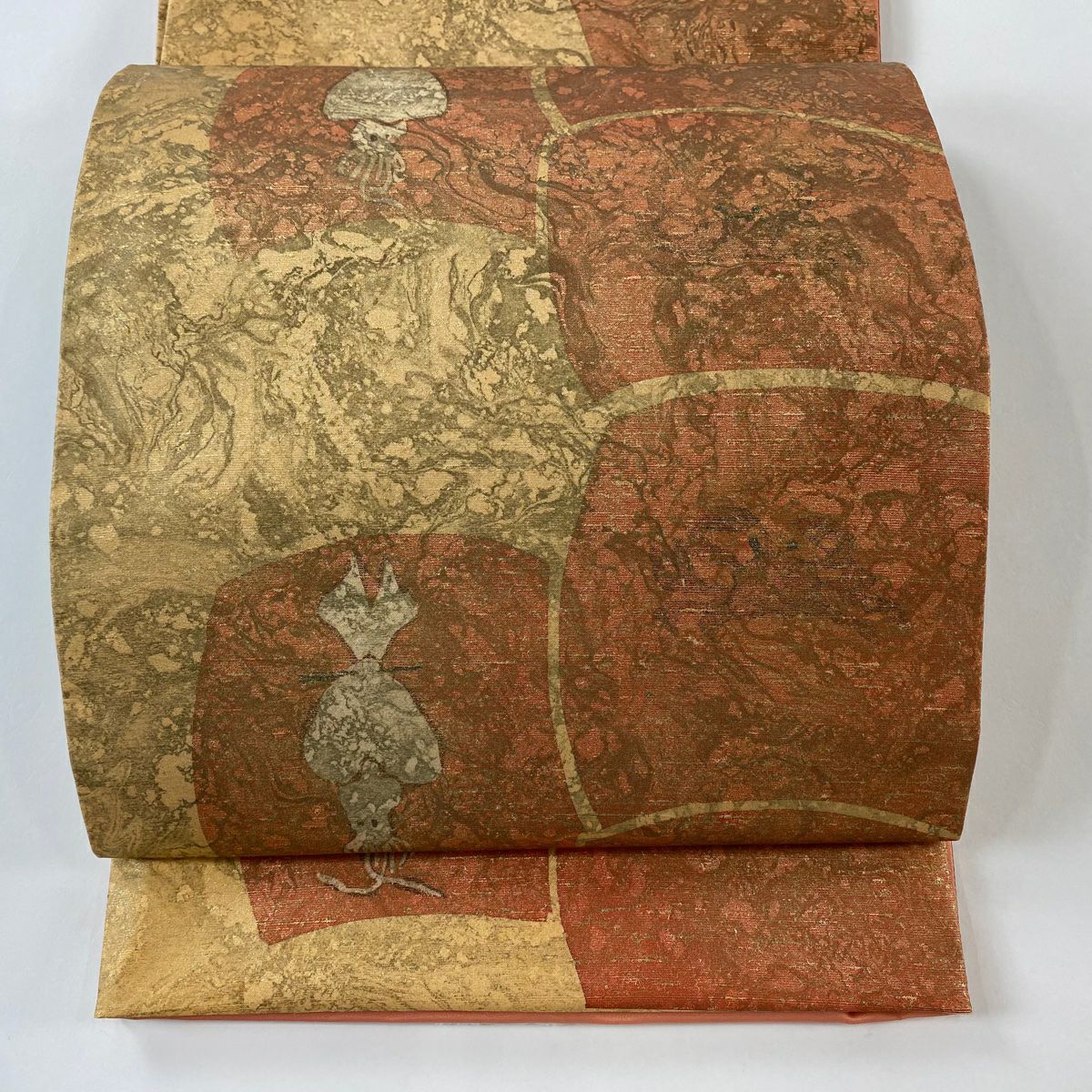 【美品】 袋帶 逸品級 有落款 有證書 牛首紬織織 蝦 蟹 金銀彩 淺橙色 六通 純蠶絲