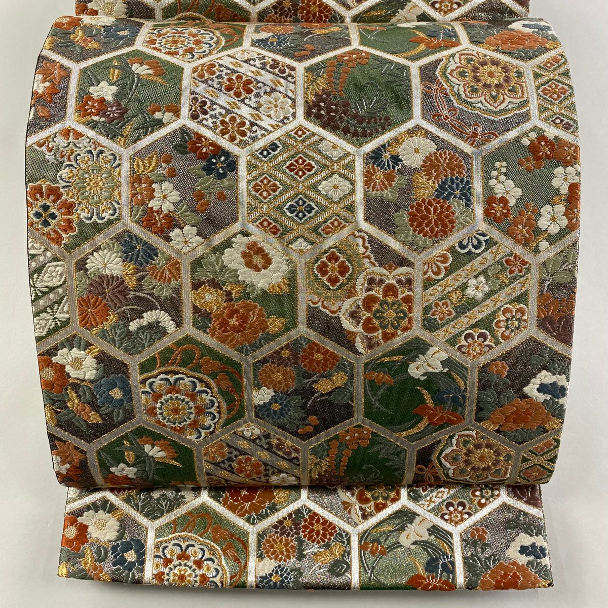【庫存清倉】 袋帶 名品級 華紋 龜甲 金絲 刺繡 灰綠 六通 純蠶絲