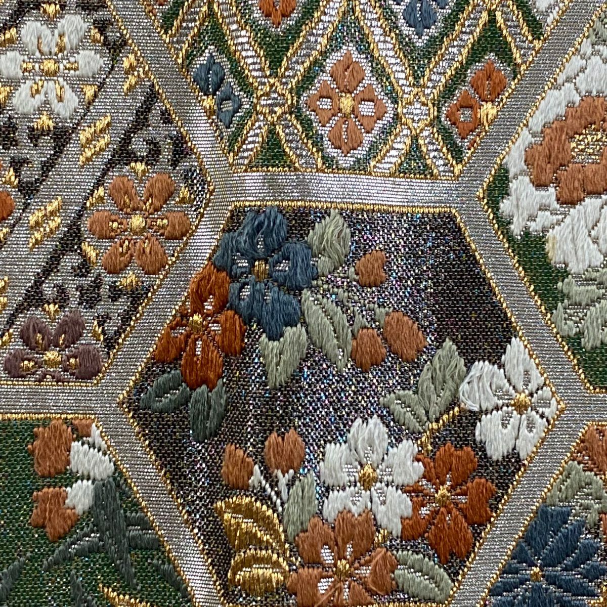 【庫存清倉】 袋帶 名品級 華紋 龜甲 金絲 刺繡 灰綠 六通 純蠶絲