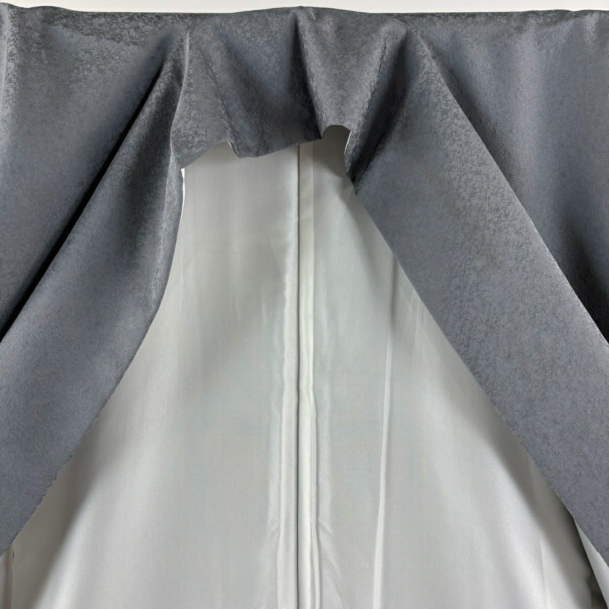 【美品】 付下 身長152cm 袖長61.5cm S 雙層 落款あり 貓頭鷹 金銀彩 漸層 灰色 純蠶絲 逸品級