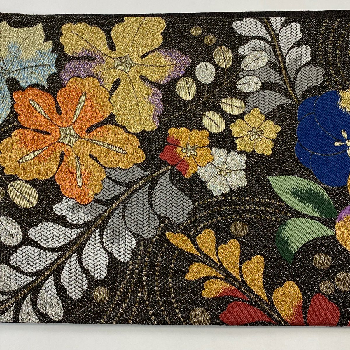 【清倉特賣】 【美品】 袋帶 名品級 關西仕立 雪茶 草花紋刺繡 金金箔 黑 六通 純蠶絲