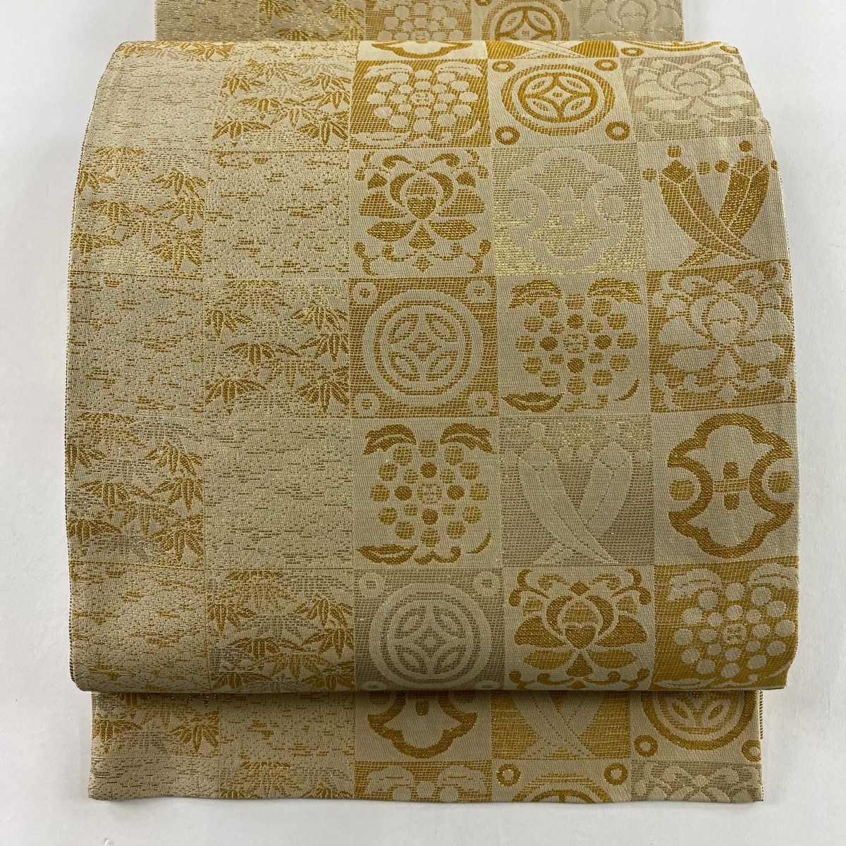 【美品】 袋帶 秀品級 寶盡くし 笹 金絲 金金箔 淺茶 六通 純蠶絲
