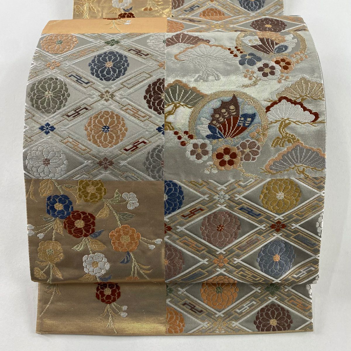 【美品】 袋帶 秀品級 關西仕立 草花紋紋 蝶 刺繡 金銀彩 六通 純蠶絲