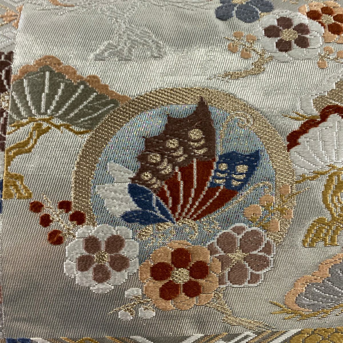 【美品】 袋帶 秀品級 關西仕立 草花紋紋 蝶 刺繡 金銀彩 六通 純蠶絲