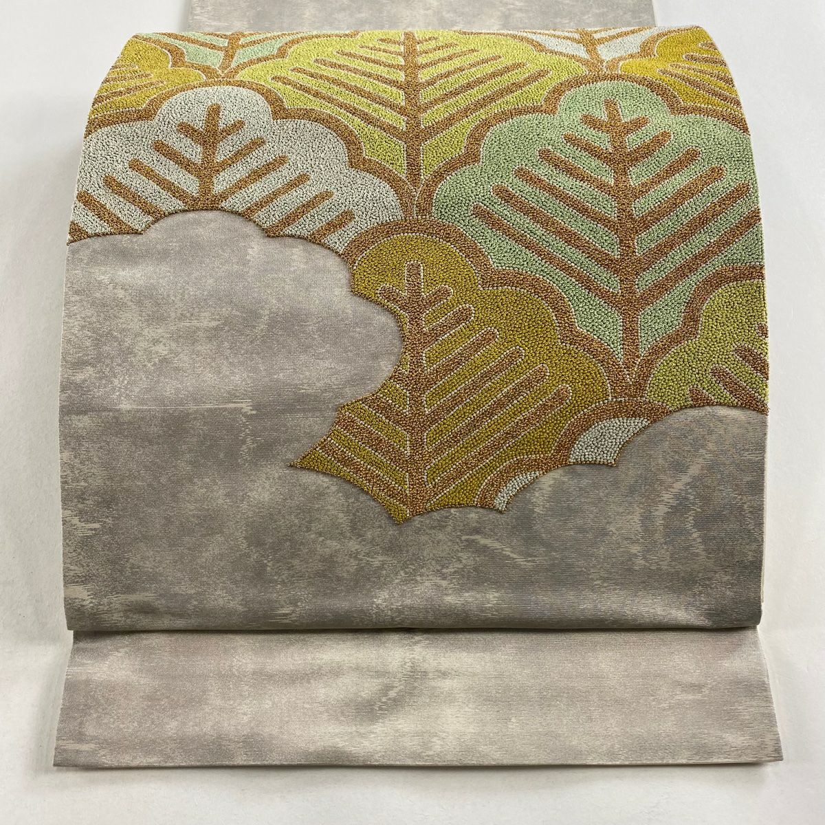 【庫存清倉】 【美品】 袋帶 名品級 樹木 相良刺繡 金絲 灰色 大鼓圖案 純蠶絲