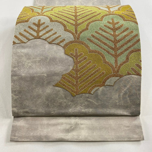 【庫存清倉】 【美品】 袋帶 名品級 樹木 相良刺繡 金絲 灰色 大鼓圖案 純蠶絲
