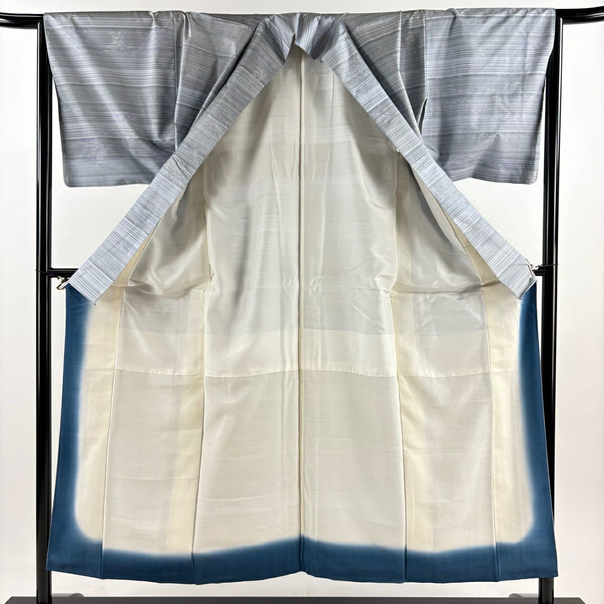 【庫存清倉】 【美品】 大島紬織 身長152.5cm 袖長65.5cm M 雙層 證書齊全 縞紋 青灰 純蠶絲 名品級