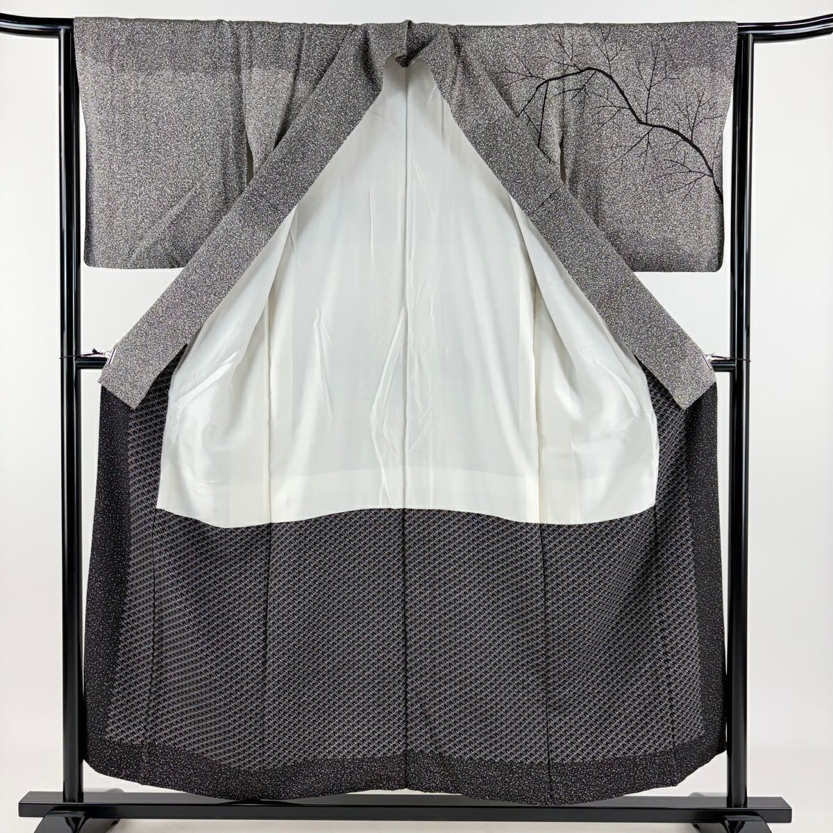 【庫存清倉】 【美品】 訪問服 身長153.5cm 袖長65.5cm M 雙層 川村久太郎 落款あり 樹木 黑灰 純蠶絲 名品級