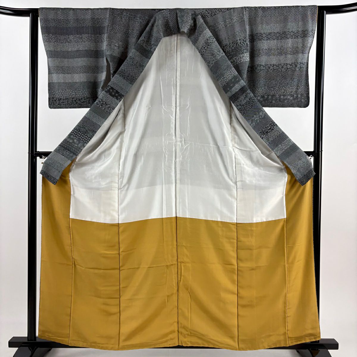【美品】 江戶小紋 身長161cm 袖長62cm S 雙層 落款あり 寄せ柄 小花 黑 純蠶絲 名品級