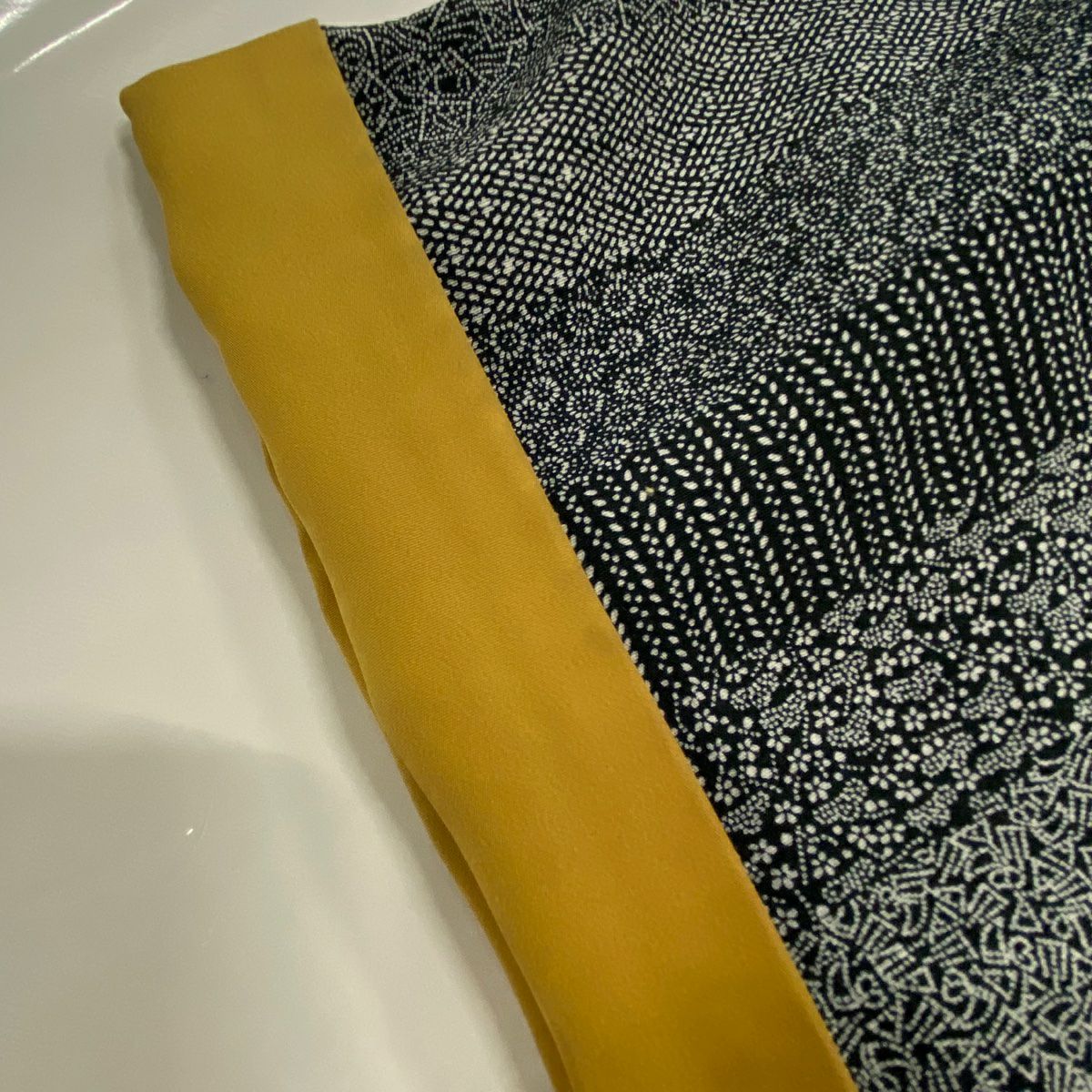 【美品】 江戶小紋 身長161cm 袖長62cm S 雙層 落款あり 寄せ柄 小花 黑 純蠶絲 名品級