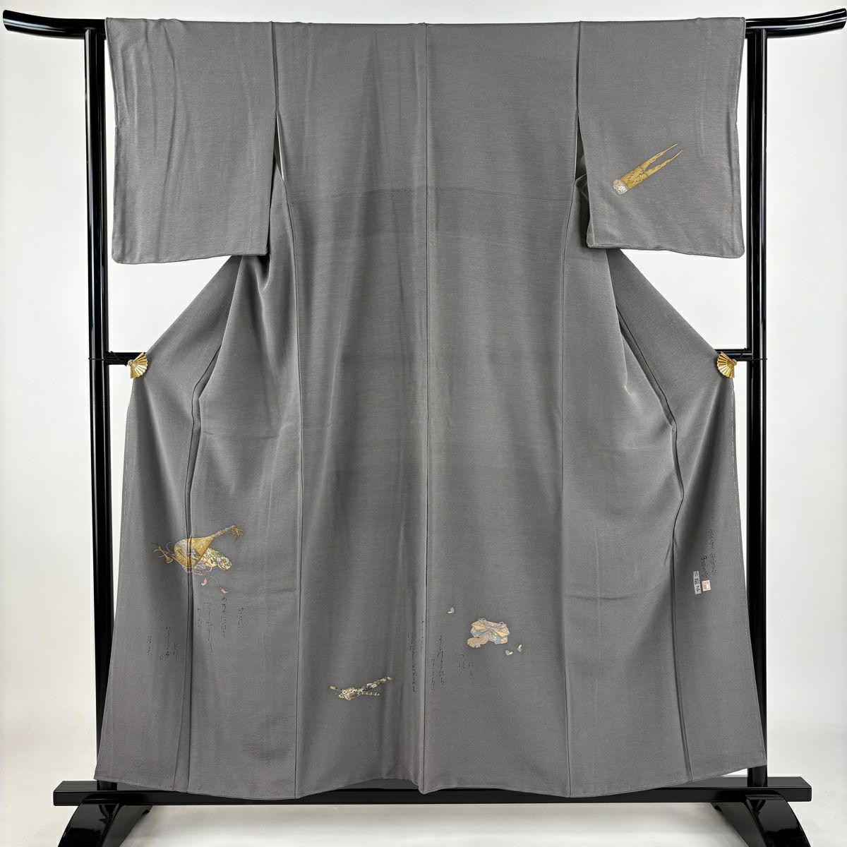 【庫存清倉】 付下 身長158cm 袖長62cm S 雙層 樽本伊勢藏 有落款 琵琶 文字紋 金銀彩 灰 純蠶絲 名品級