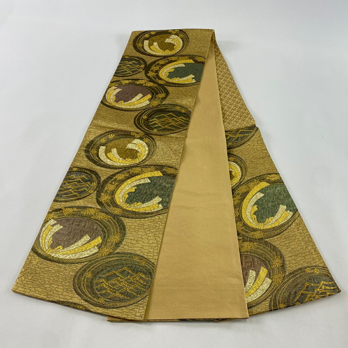 【美品】 袋帶 秀品級 束捲熨斗紋 草花紋紋 金金箔 金絲 金色 六通 純蠶絲