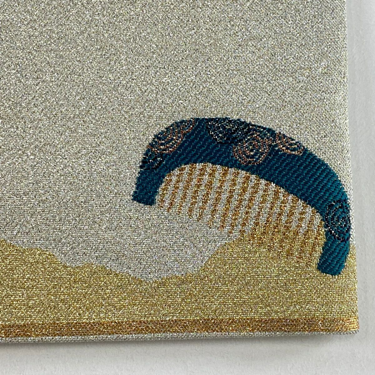 【美品】 袋帶 秀品級 關西仕立 雜幾何圖案 銀 六通 純蠶絲
