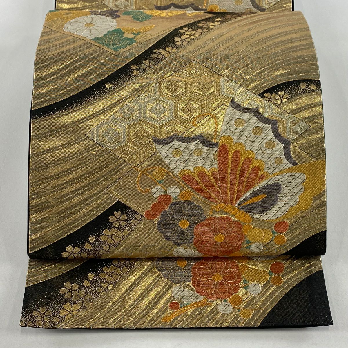 【美品】 袋帶 秀品級 蝶 菊花 金絲 金金箔 金色 六通 純蠶絲