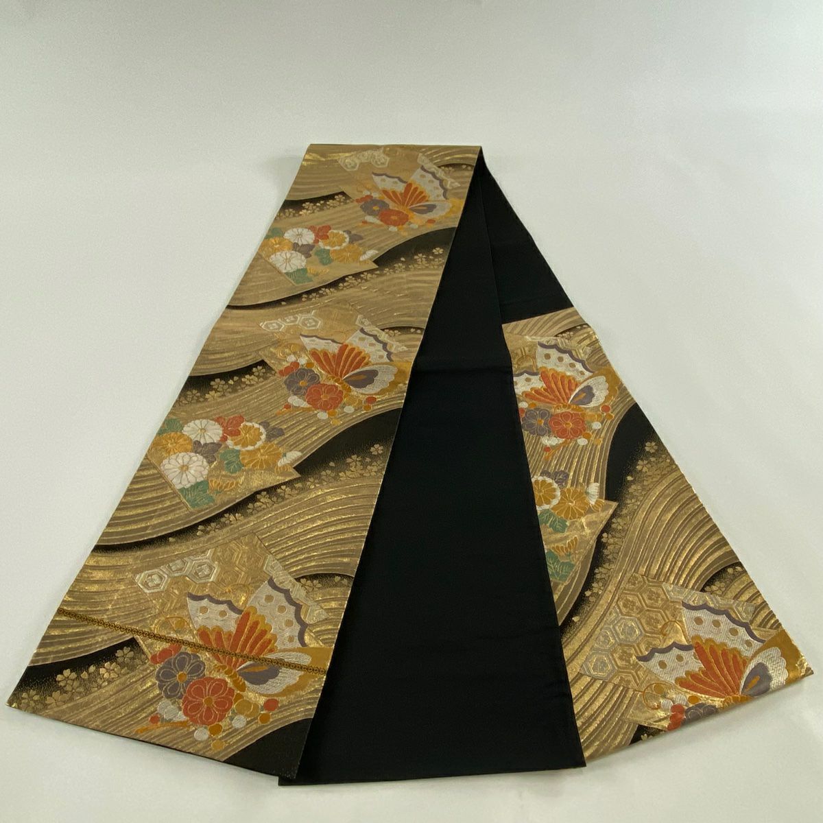 【美品】 袋帶 秀品級 蝶 菊花 金絲 金金箔 金色 六通 純蠶絲