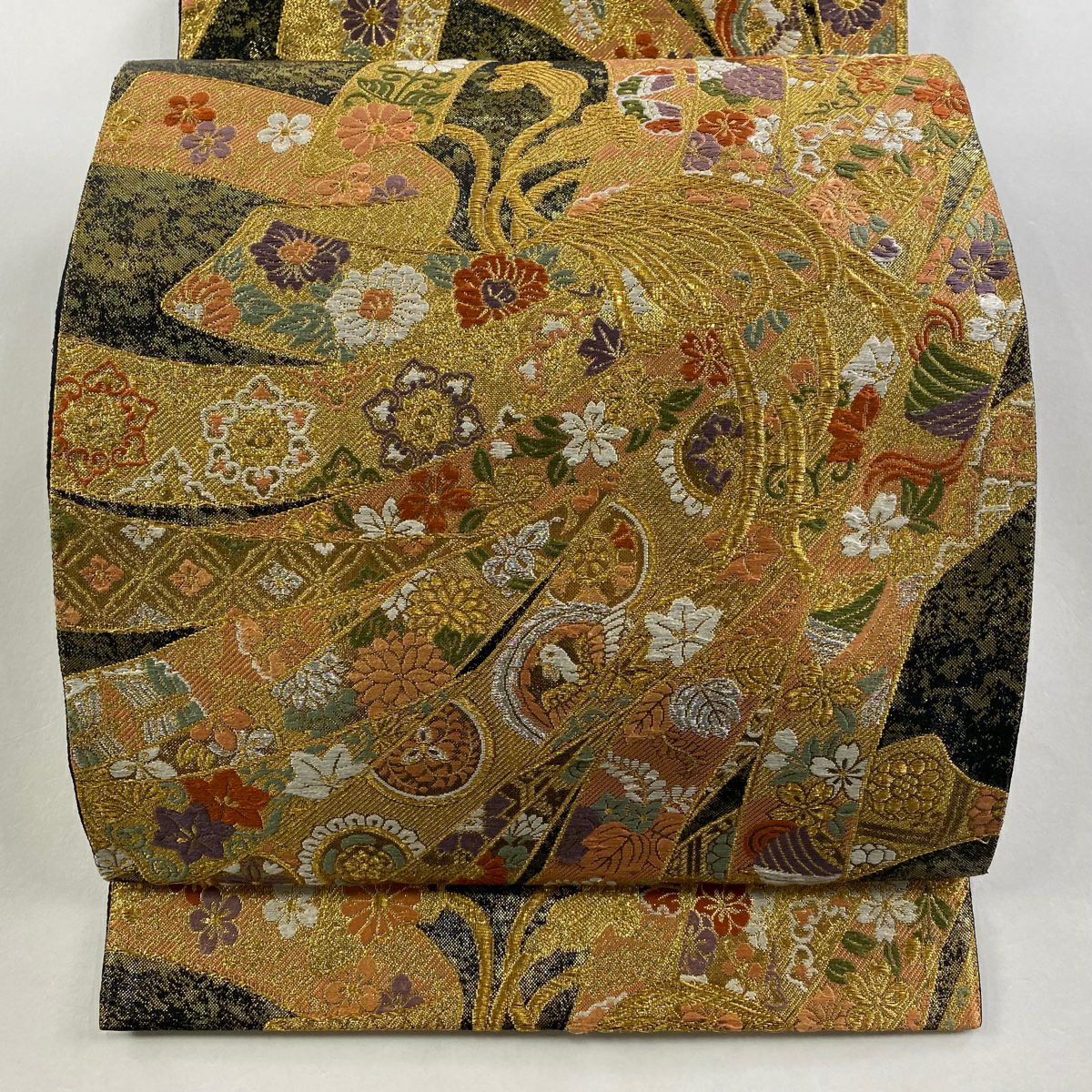 【美品】 袋帶 秀品級 束捲熨斗紋 草花紋刺繡 金銀線 黑灰 六通 純蠶絲