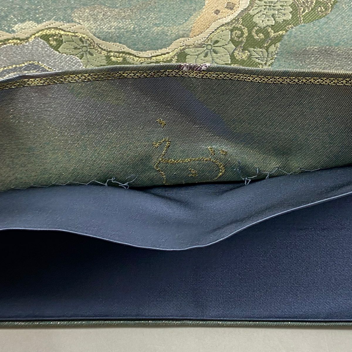 【美品】 袋帶 秀品級 圓文 花唐草紋 金銀彩 刺繡 灰綠 六通 純蠶絲
