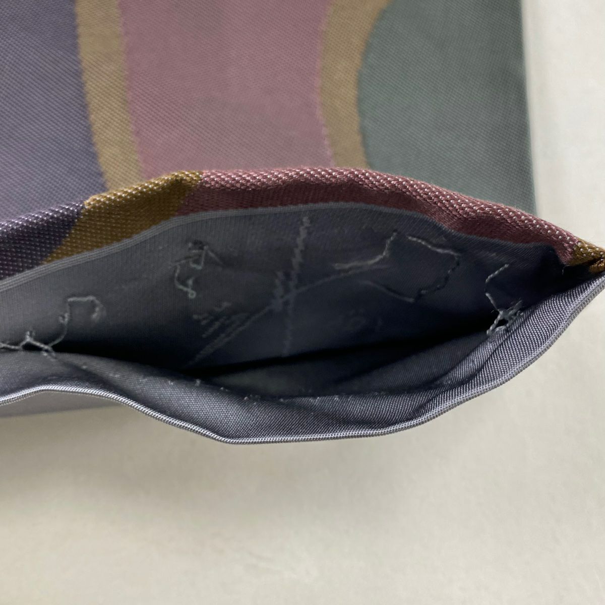 【美品】 袋帶 逸品級 辻村ジュサブロー 落款あり 流水 幾何學圖案 灰色 六通 純蠶絲