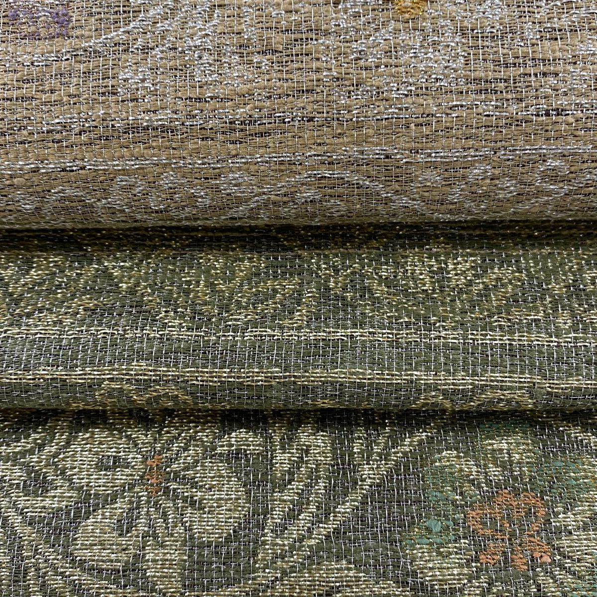 【美品】 袋帶 逸品級 花唐草紋 段紋 金金箔 銀通 鶯色 六通 純蠶絲