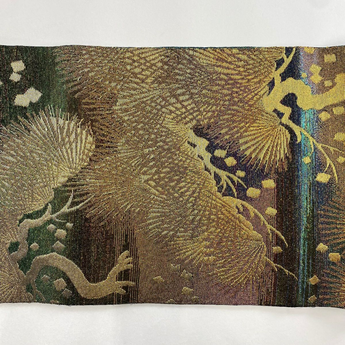 【美品】 袋帶 逸品級 佐波理 落款あり 綴 松樹 霞 金糸 金金箔 綠 お太鼓柄 純蠶絲
