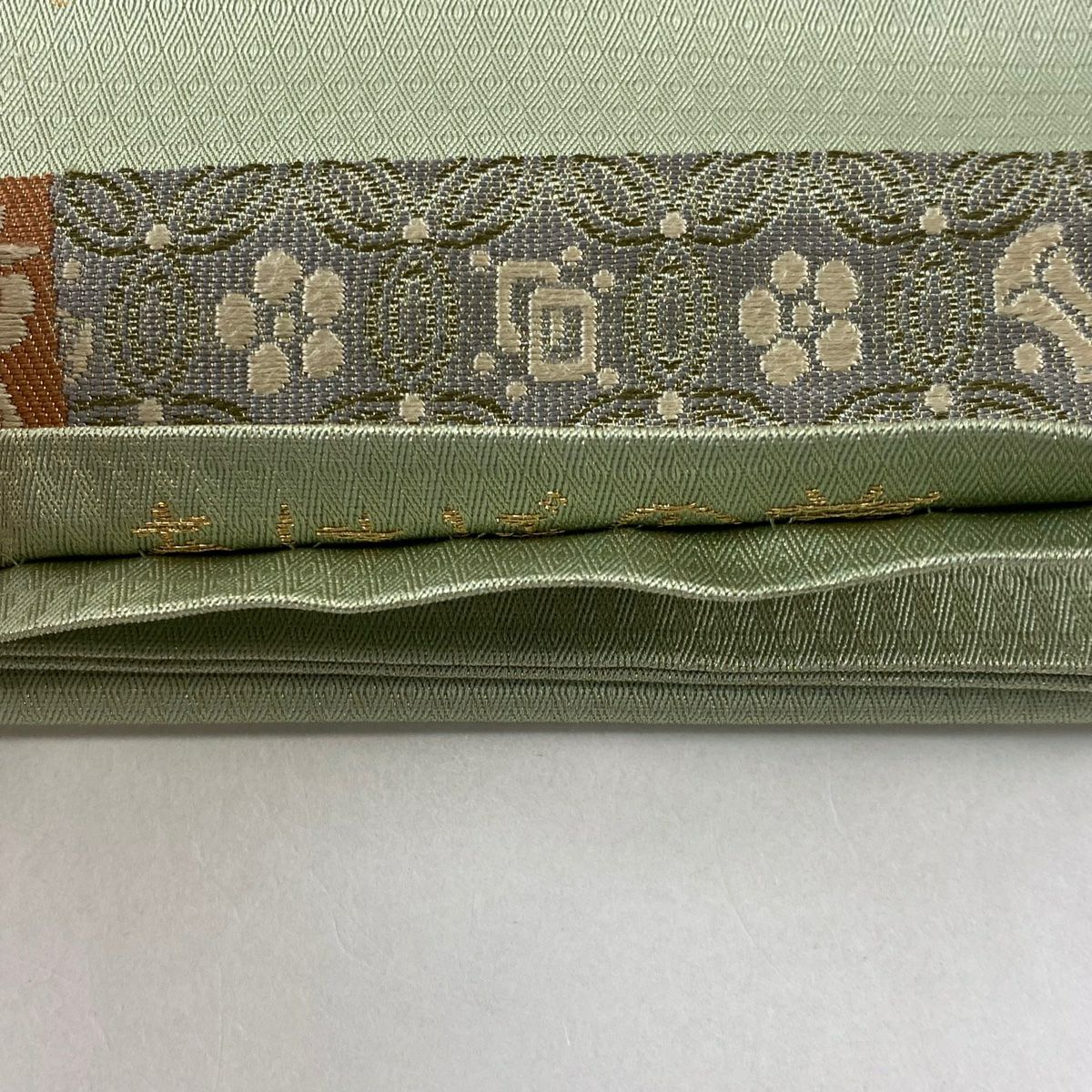 袋帶 秀品級 花唐草紋 荒磯 金糸 刺繡 薄綠 六通 純蠶絲