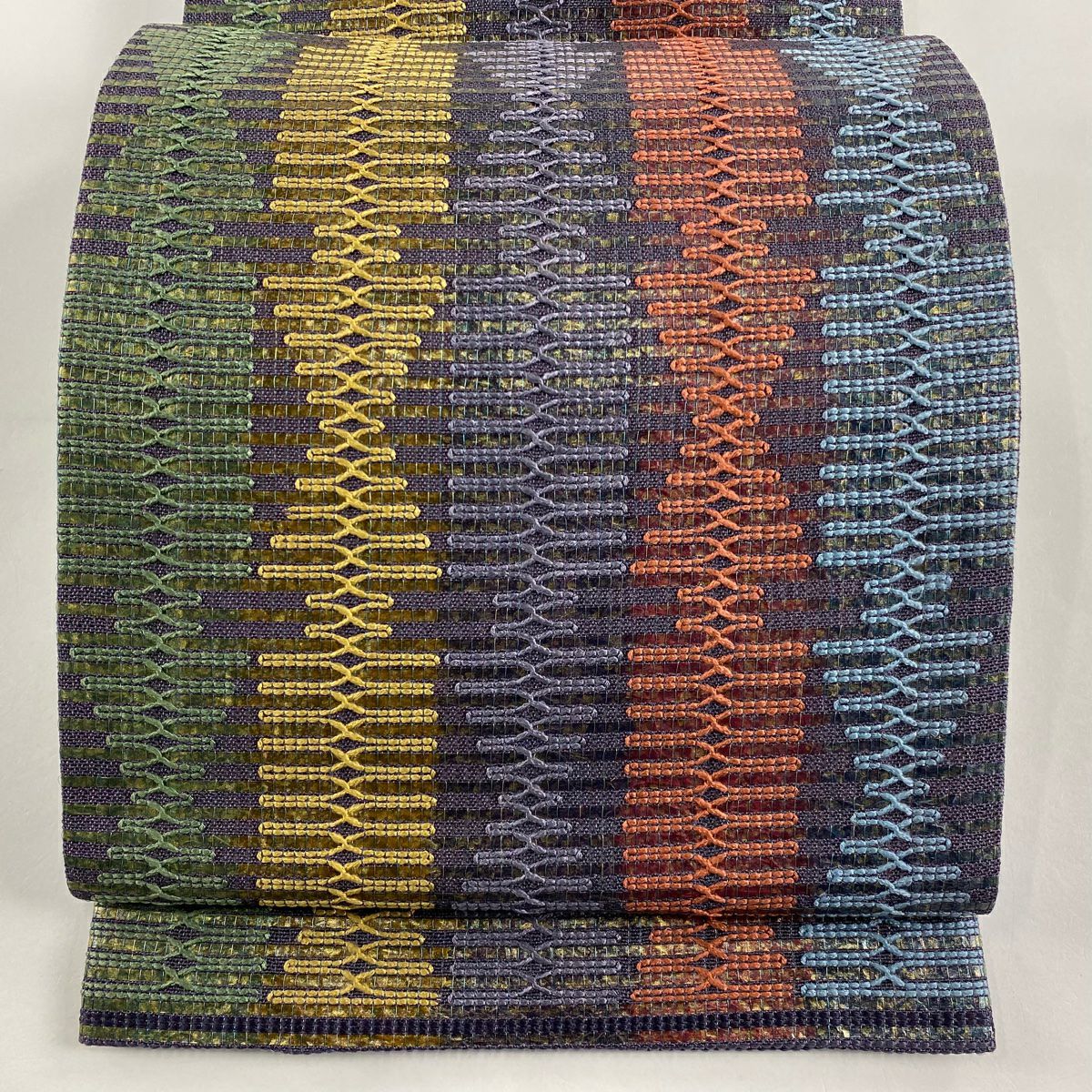 【清倉特賣】 【美品】 袋帶 名品級 幾何圖案 金彩裝飾 刺繡 灰紫 六通 純蠶絲