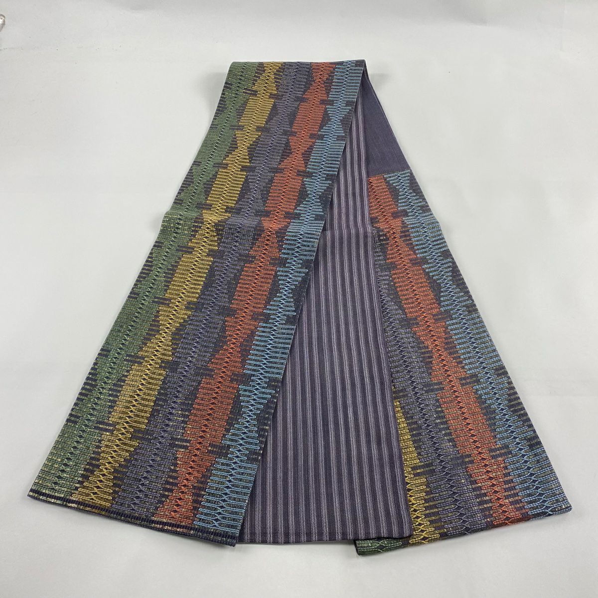 【清倉特賣】 【美品】 袋帶 名品級 幾何圖案 金彩裝飾 刺繡 灰紫 六通 純蠶絲