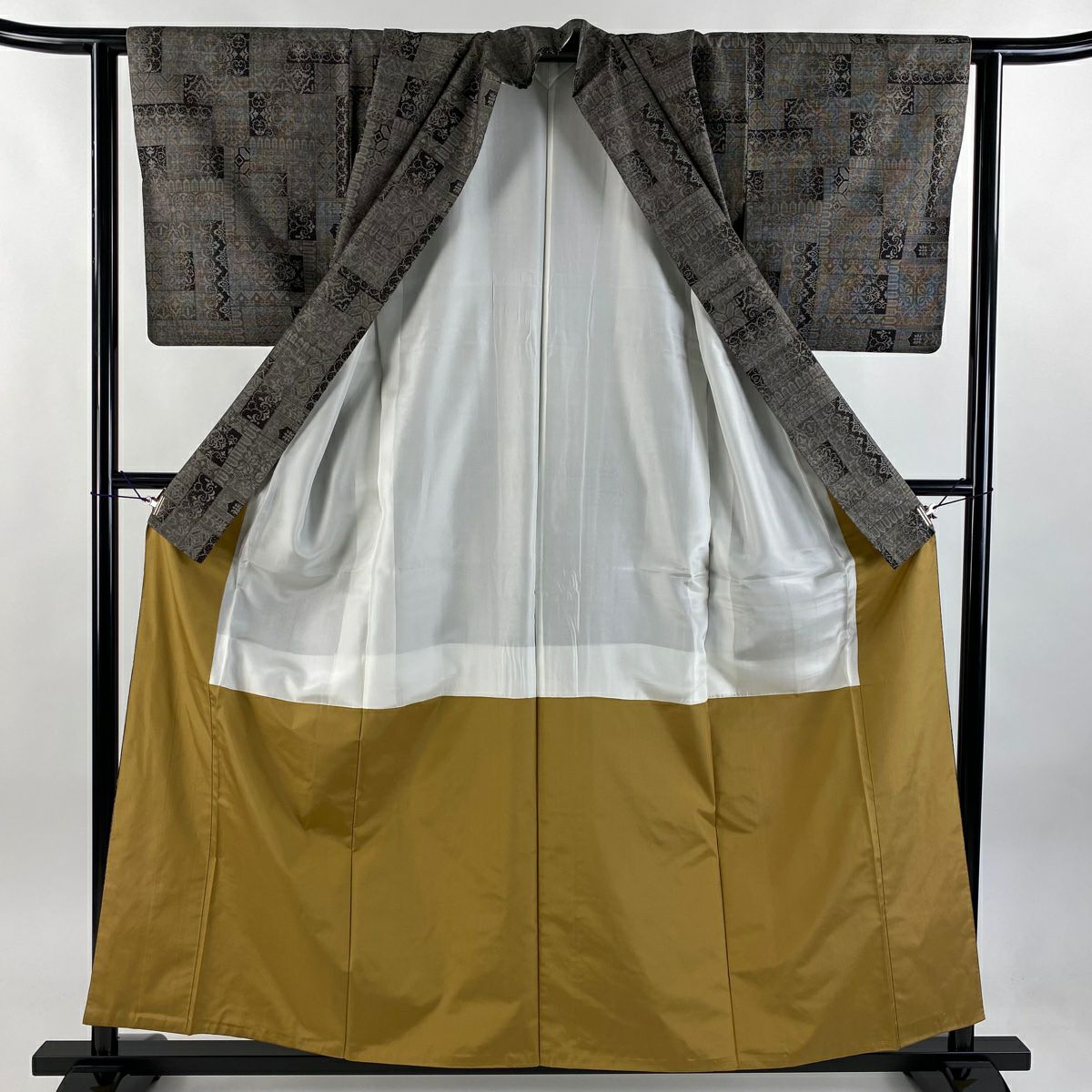 【清倉特賣】 【美品】 紬織 身長158.5cm 袖長63cm S 雙層 華紋 幾何圖案 焦茶 純蠶絲 名品級