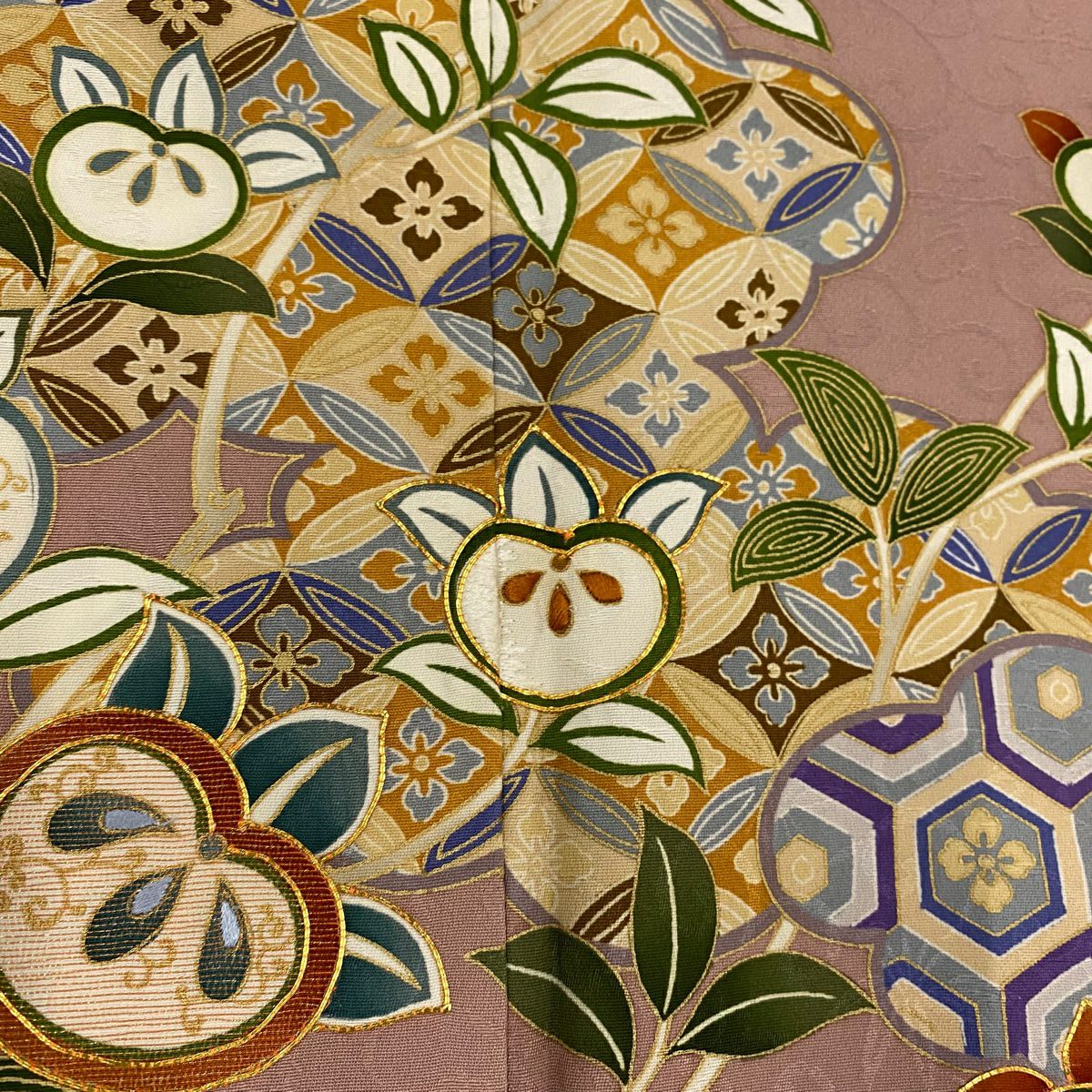 色留袖禮服 身長162.5cm 袖長66cm M 雙層 花井幸子 落款あり 雲文 橘花 刺繡 金糸 薄小豆 純蠶絲 名品級 一つ紋
