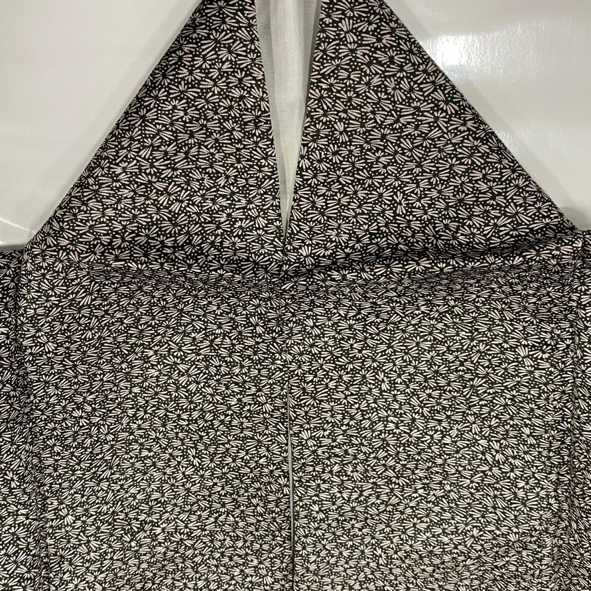 【庫存清倉】 【美品】 小紋 身長166cm 袖長65cm M 雙層 小花 深綠 純蠶絲 名品級