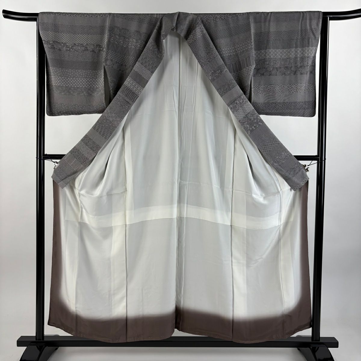 【庫存清倉】 【美品】 小紋 身長155.5cm 袖長65cm M 雙層 落款あり 段紋 梅花 灰 純蠶絲 名品級