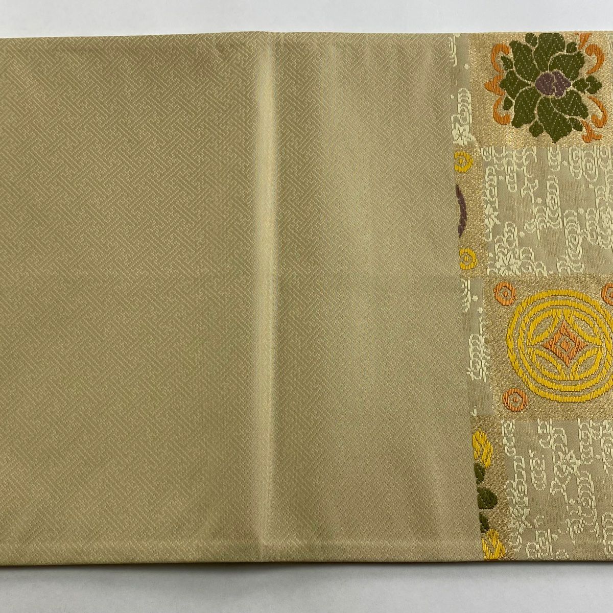 【美品】 袋帶 秀品級 市松樹 草花紋 金金箔 米色 六通 純蠶絲