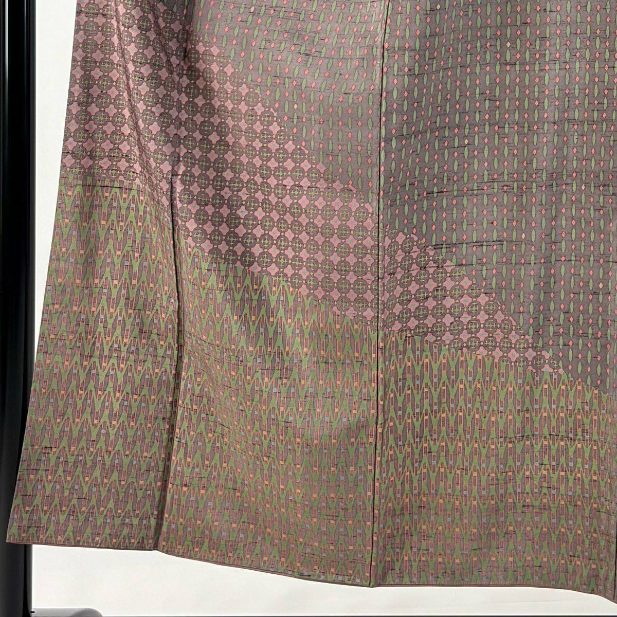 【清倉特賣】 【美品】 付下 身長152.5cm 袖長63cm S 雙層 川村久太郎 紬織織 落款 花 幾何學 小豆 純蠶絲 名品級