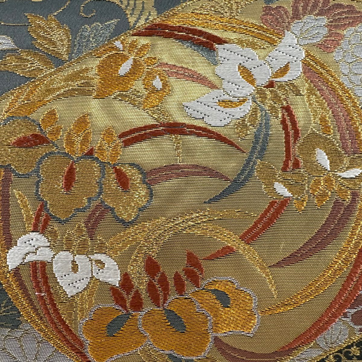 【美品】 袋帶 秀品級 花喜蒔絵調度 花丸紋 花唐草紋 唐織 金金箔 青灰 深藍色 六通 純蠶絲