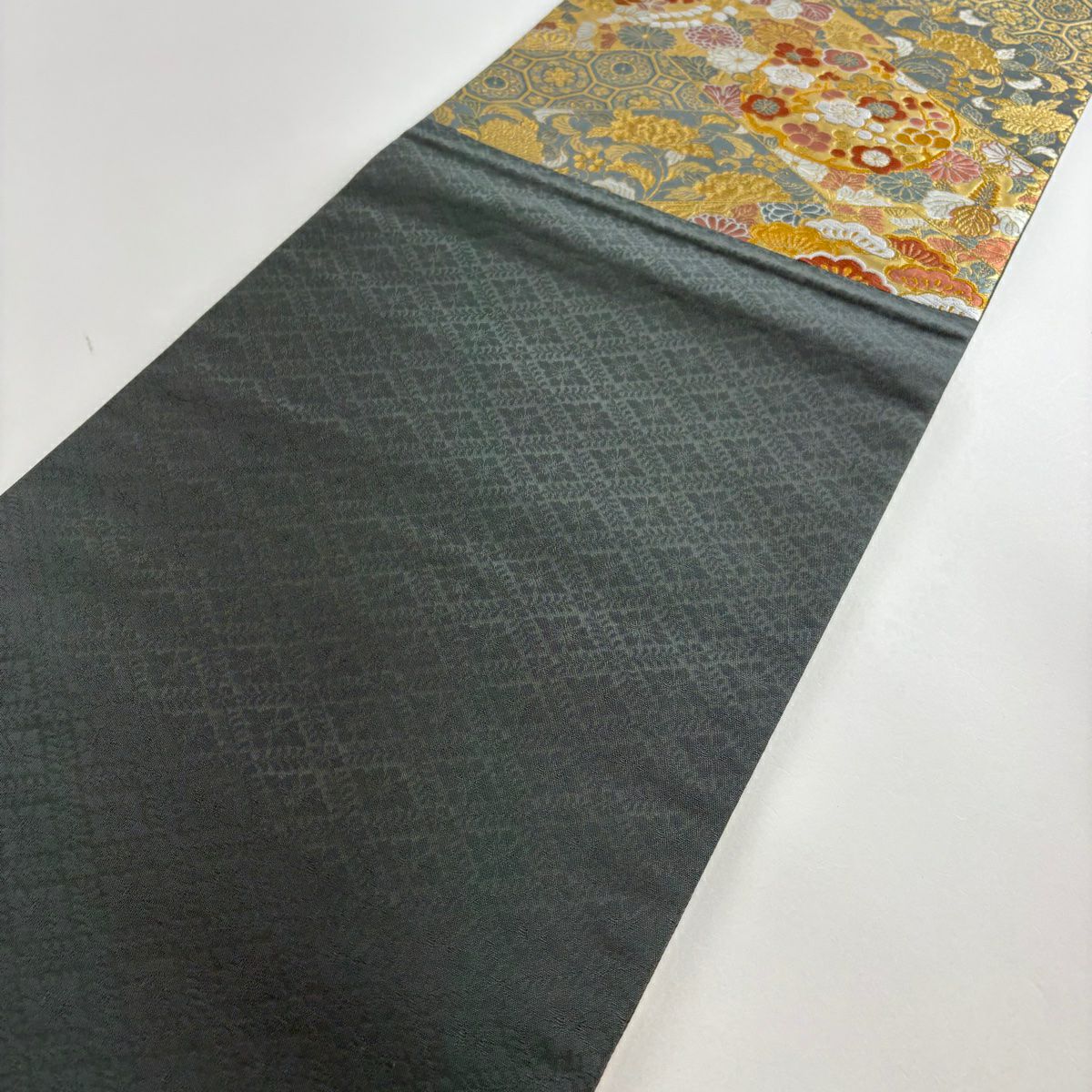 【美品】 袋帶 秀品級 花喜蒔絵調度 花丸紋 花唐草紋 唐織 金金箔 青灰 深藍色 六通 純蠶絲