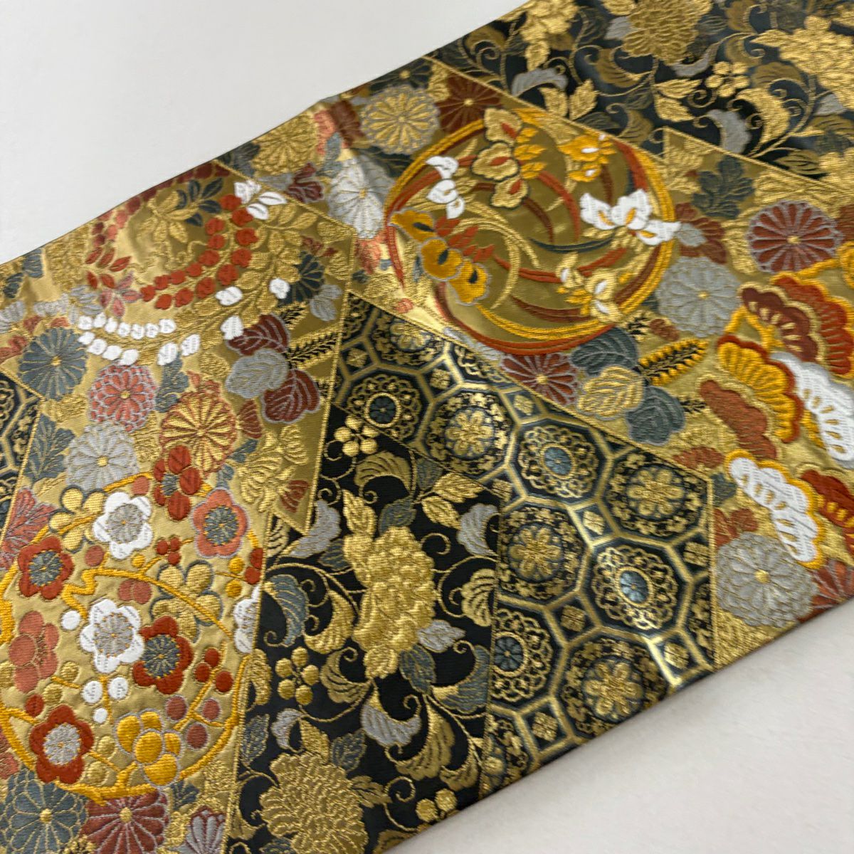 【美品】 袋帶 秀品級 花喜蒔絵調度 花丸紋 花唐草紋 唐織 金金箔 青灰 深藍色 六通 純蠶絲