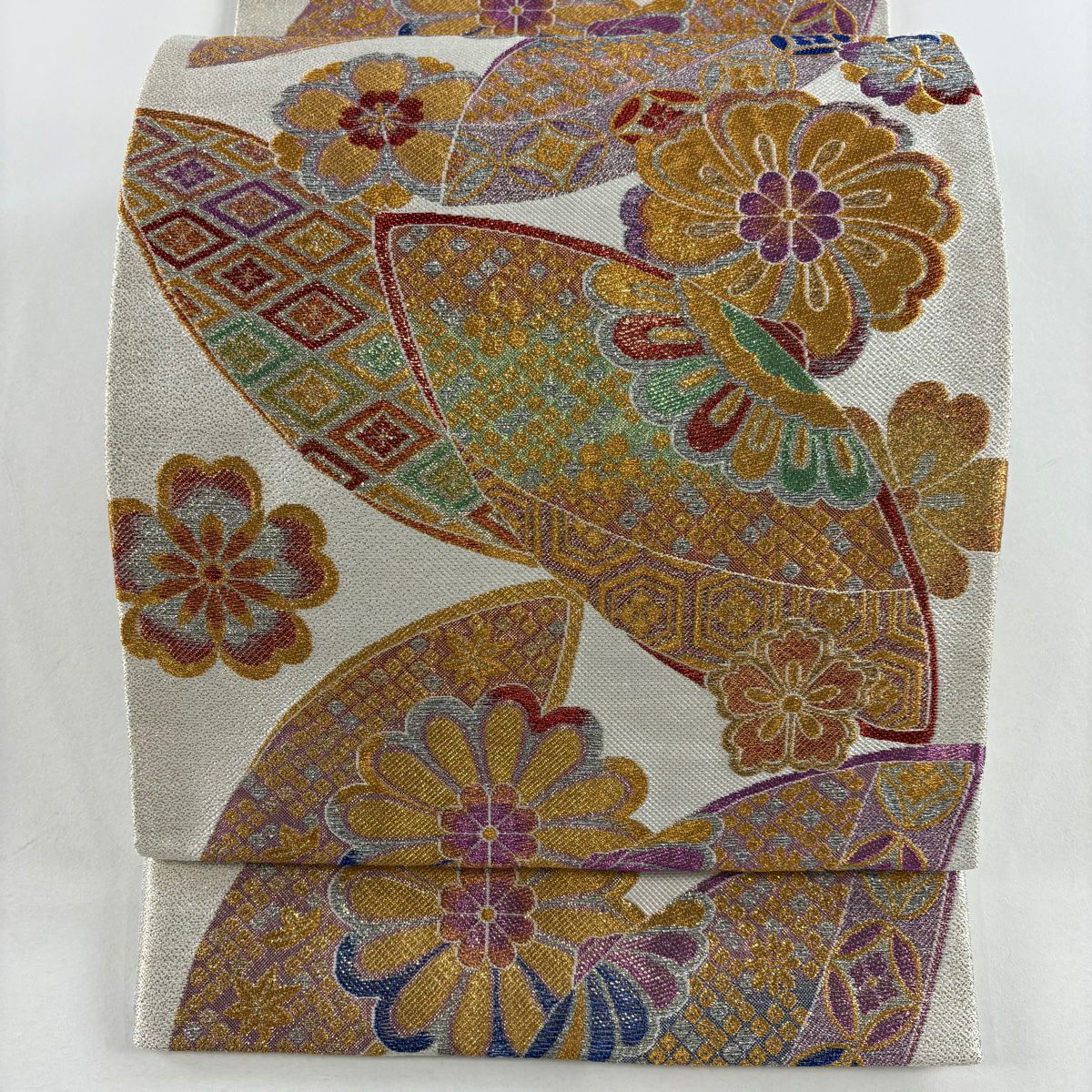 【美品】 袋帶 秀品級 花 有職紋樣 金金箔 金銀絲 灰白 六通 純蠶絲
