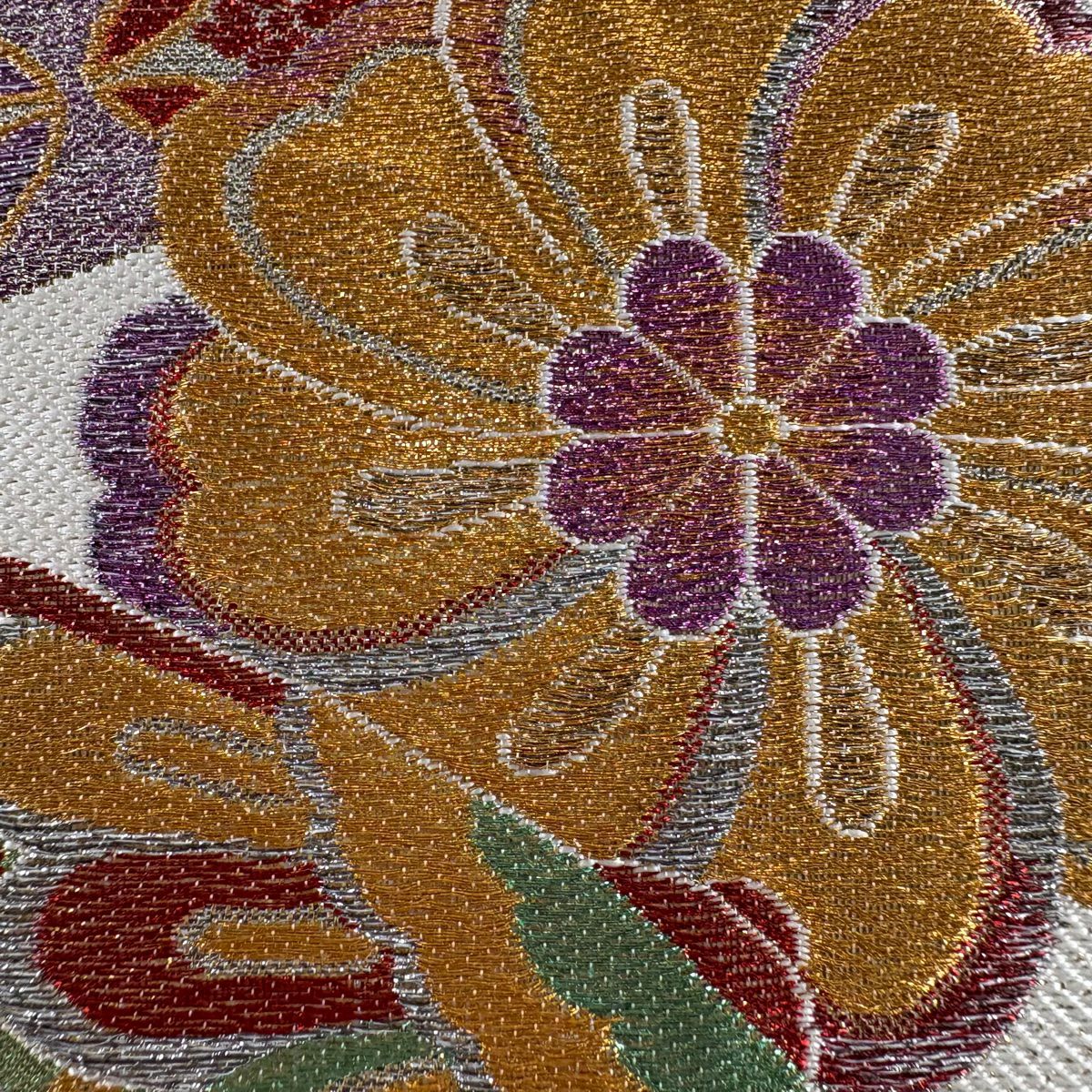 【美品】 袋帶 秀品級 花 有職紋樣 金金箔 金銀絲 灰白 六通 純蠶絲