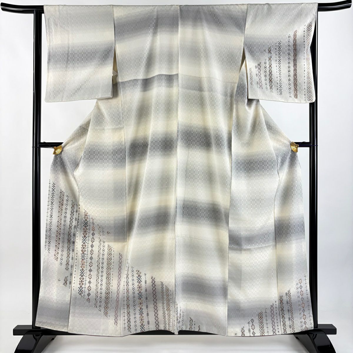 【庫存清倉】 付下 身長158cm 袖長64.5cm M 雙層 幾何圖案 段紋 刺繡 灰白 純蠶絲 名品級