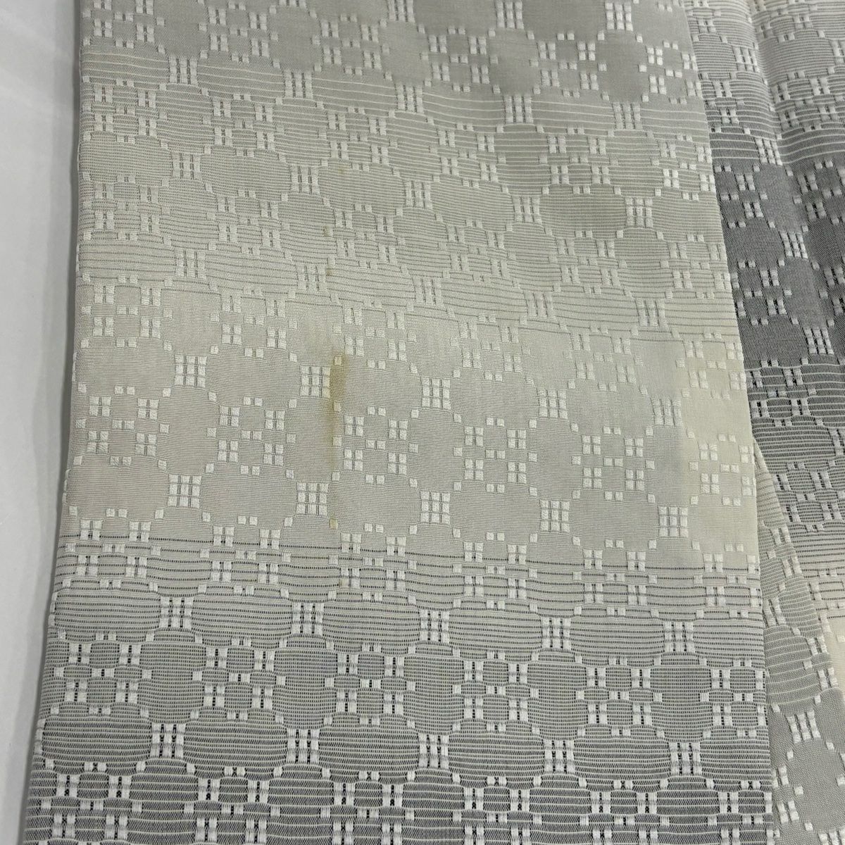 【庫存清倉】 付下 身長158cm 袖長64.5cm M 雙層 幾何圖案 段紋 刺繡 灰白 純蠶絲 名品級