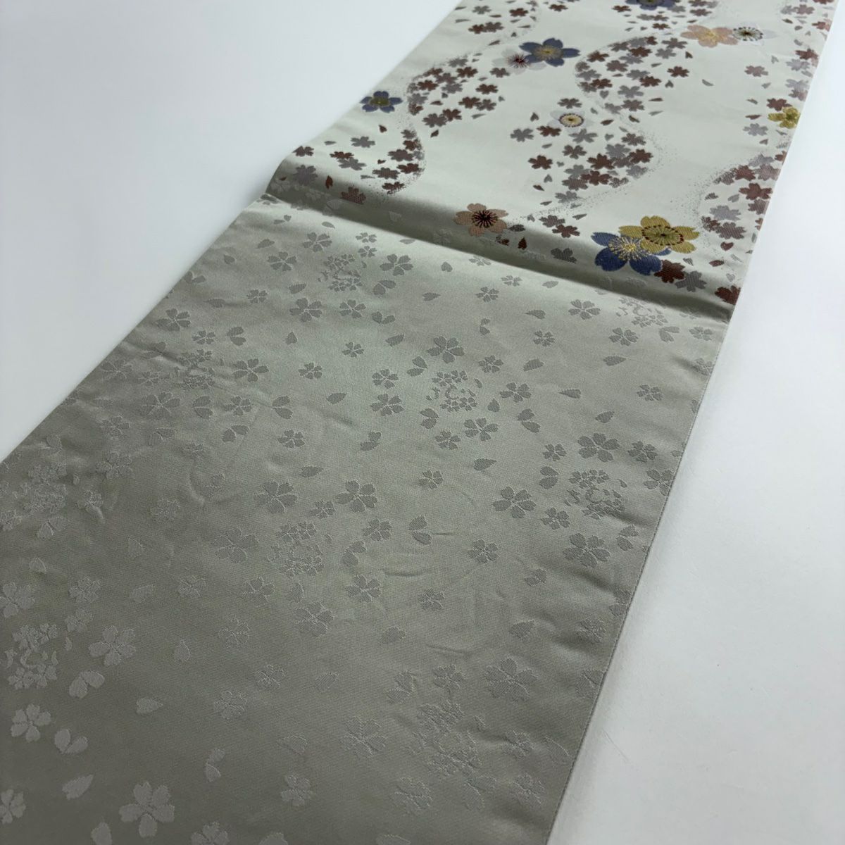 【庫存清倉】 【美品】 袋帶 名品級 附落款 こむさでもーど 櫻花 櫻花花瓣 金絲 灰色 六通 純蠶絲