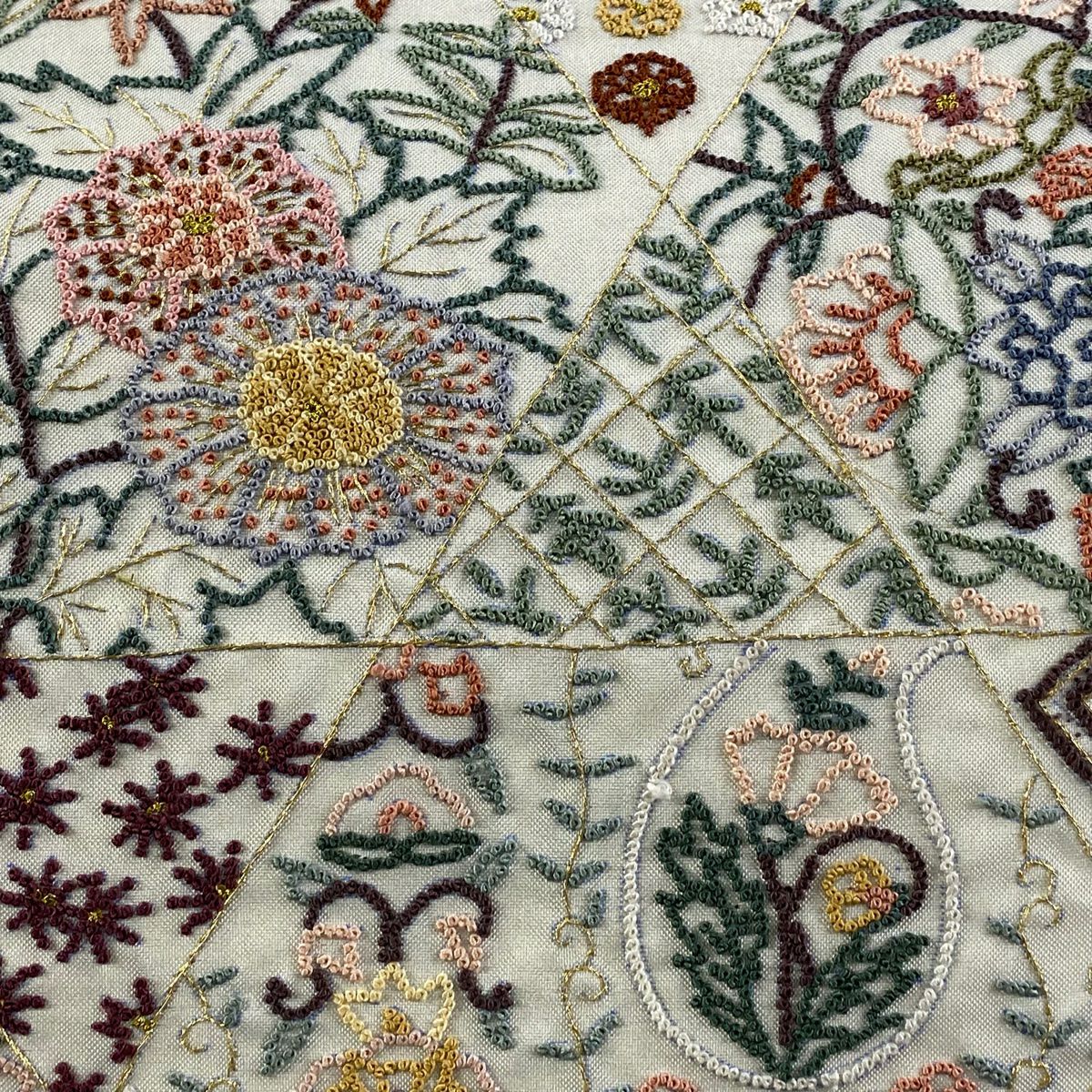 袋帶 逸品級 證書齊全 菊花花 草花紋紋 金線 相良刺繡 灰白色 大鼓圖案 純蠶絲