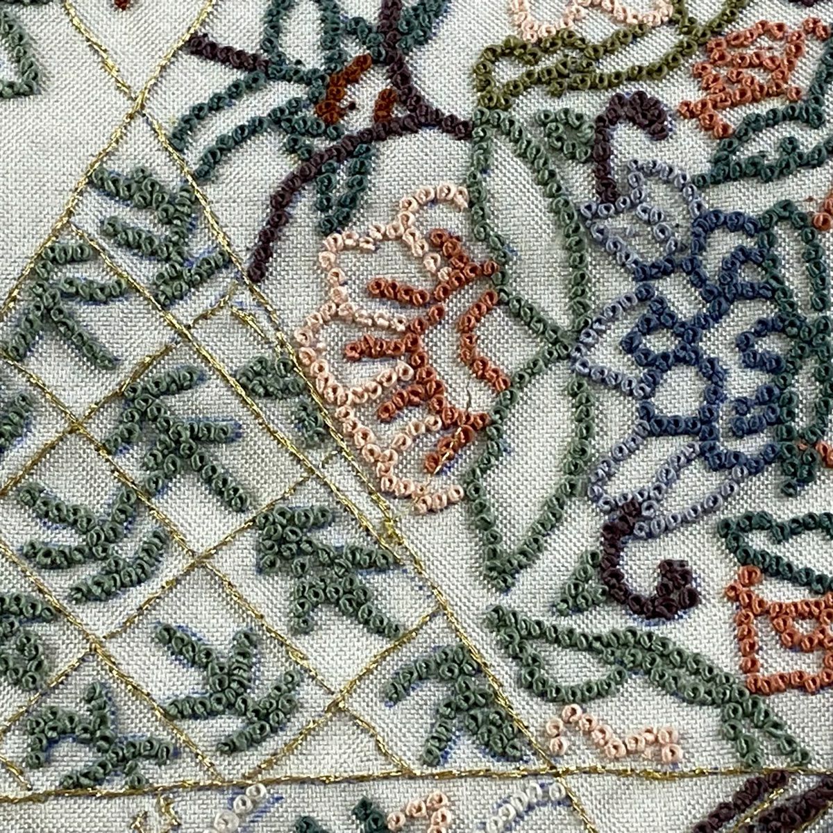 袋帶 逸品級 證書齊全 菊花花 草花紋紋 金線 相良刺繡 灰白色 大鼓圖案 純蠶絲