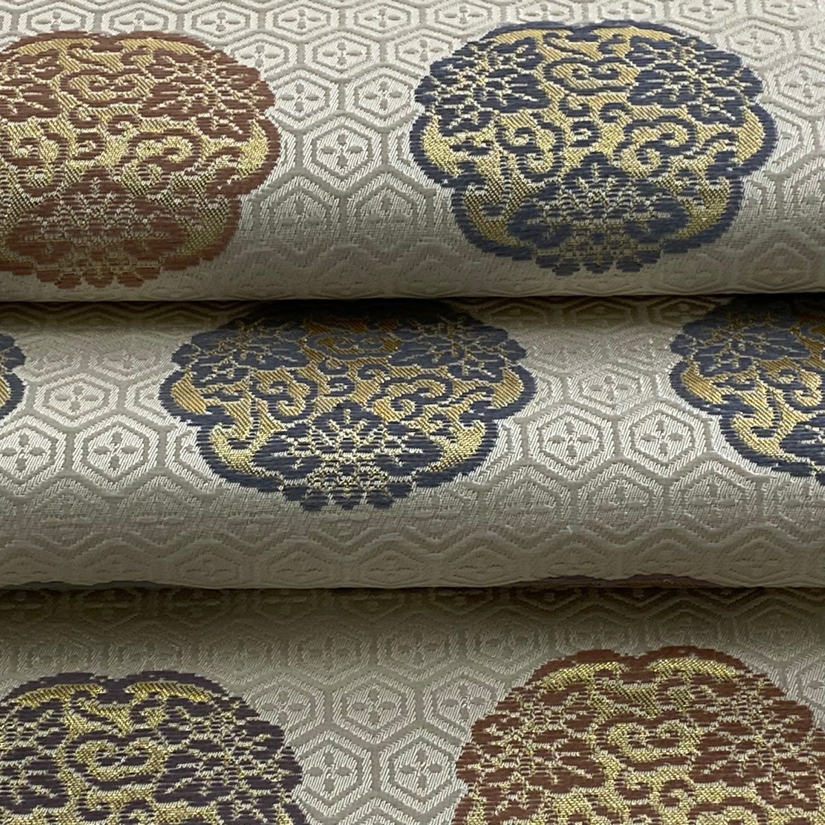 【美品】 名古屋帶 逸品級 龜甲 花唐草紋 金金箔 米色 純蠶絲