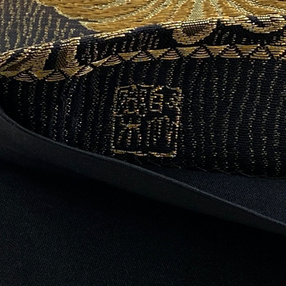 【美品】 袋帶 逸品級 じゅらく 落款あり 花丸紋 花唐草紋 金絲 金金箔 墨 深藍 六通 純蠶絲