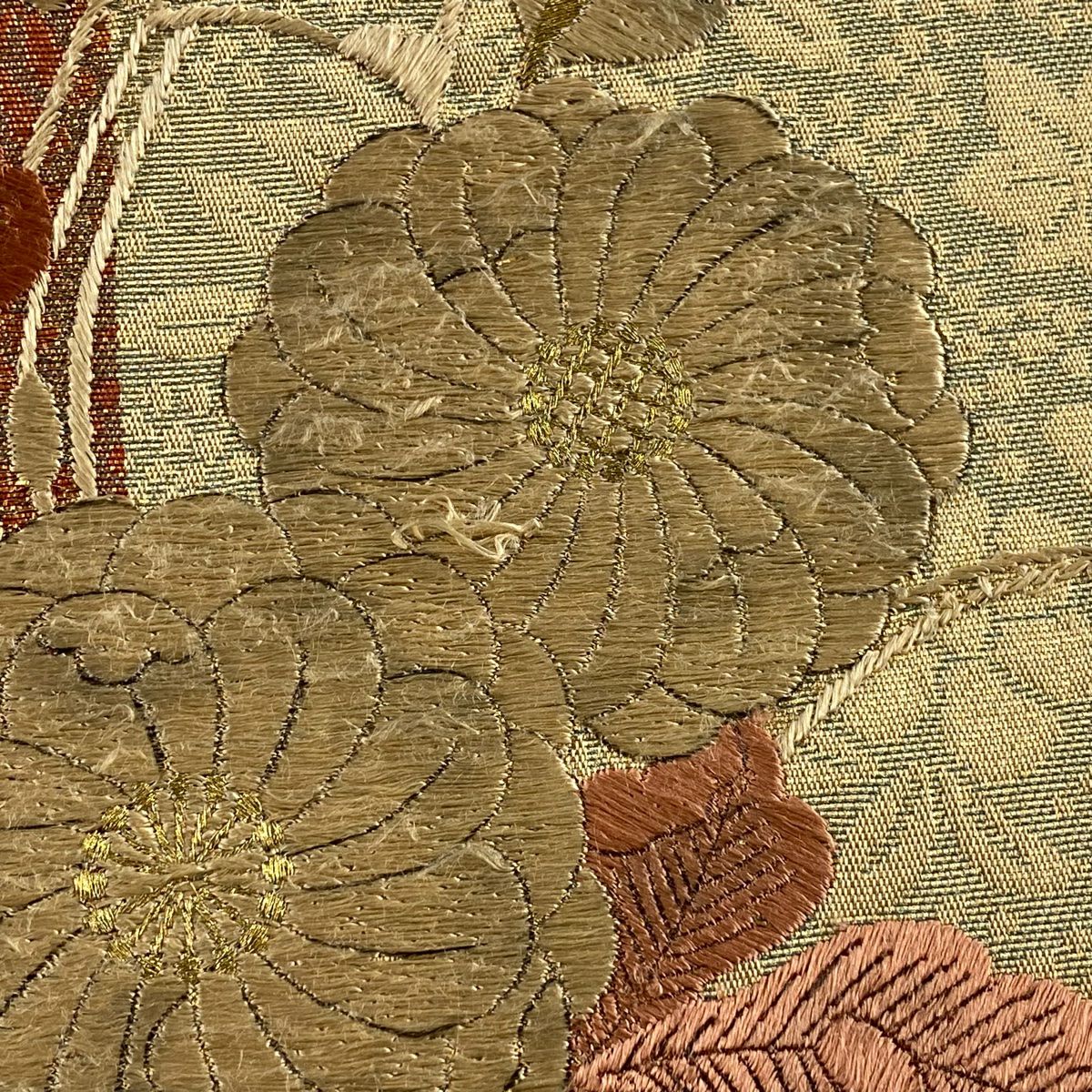 袋帶 秀品級 草花紋紋 椿 金金箔 刺繡 米色 お太鼓柄 純蠶絲