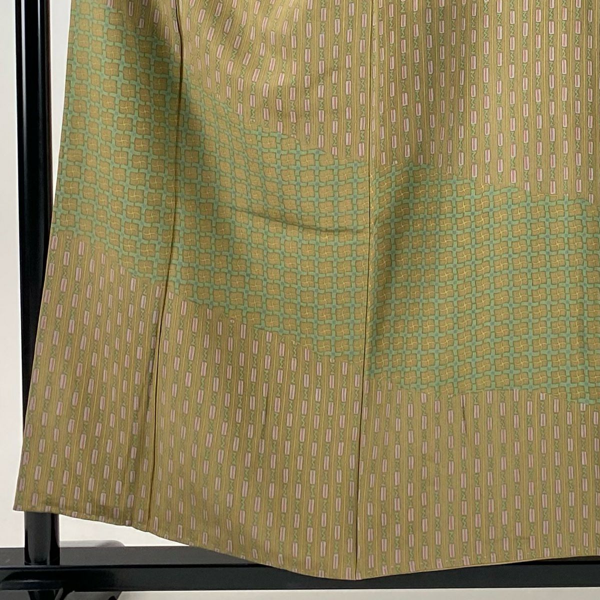 【美品】訪問服 身長156cm 袖長64cm M 雙層 落款あり 縦縞 幾何學 鶯色 純蠶絲 秀品級 一つ紋