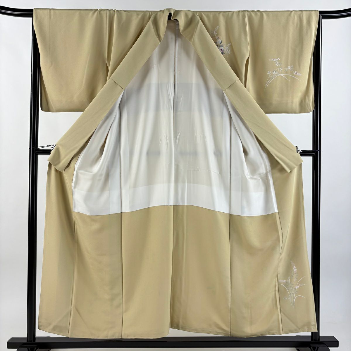 訪問服 身長155.5cm 袖長66cm M 雙層 帝王紫 落款あり 短冊 萬壽菊花 刺繡 金彩裝飾 米色 純蠶絲 逸品級