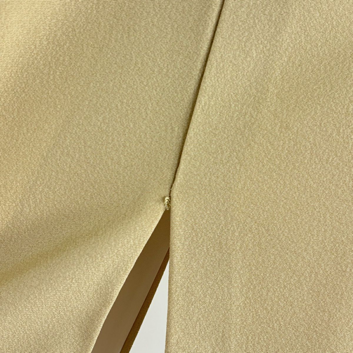 訪問服 身長155.5cm 袖長66cm M 雙層 帝王紫 落款あり 短冊 萬壽菊花 刺繡 金彩裝飾 米色 純蠶絲 逸品級